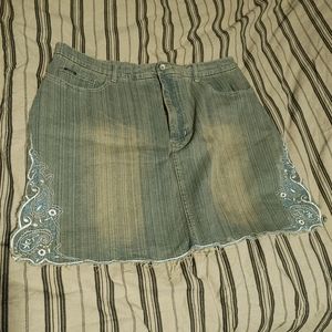 Side slit embroidered jean skirt